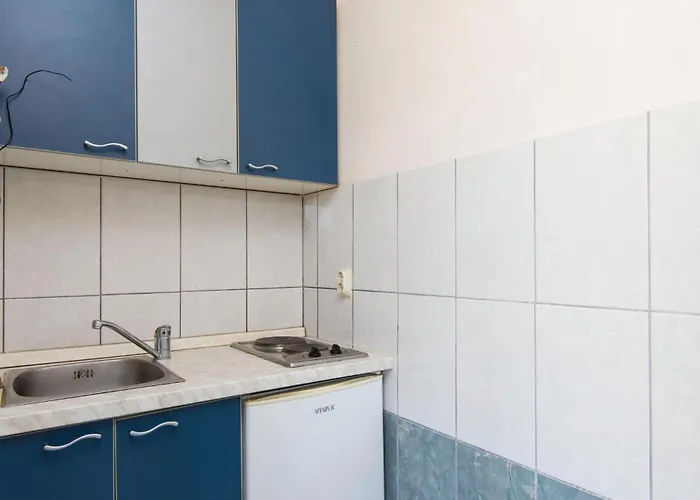 1 Bedroom Awesome In Apartment