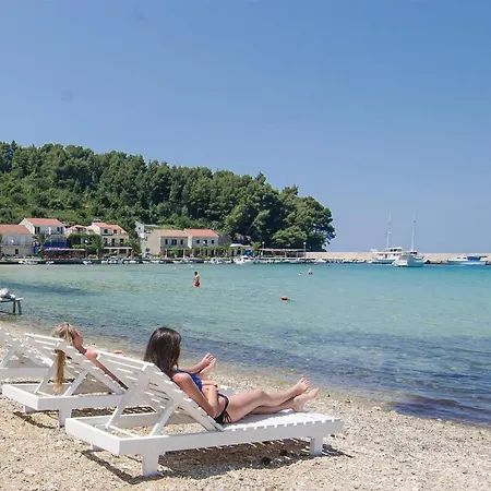 1 Bedroom Awesome In Apartamento