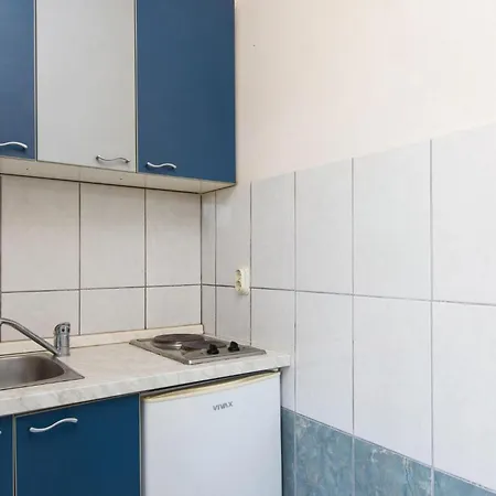 Beautiful Apartment In Zuljana With Wifi Апартаменты
