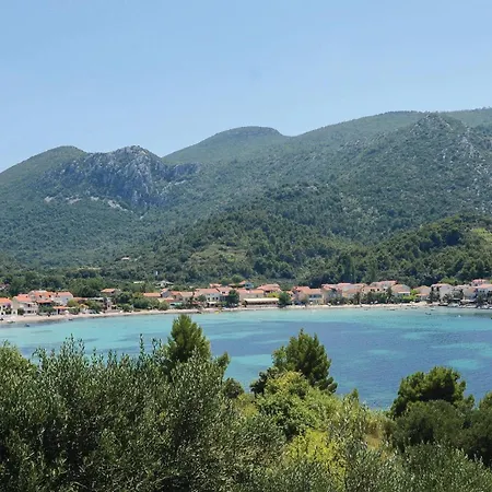 1 Bedroom Awesome In Apartamento *