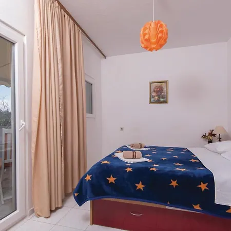 Apartamento 1 Bedroom Awesome In *